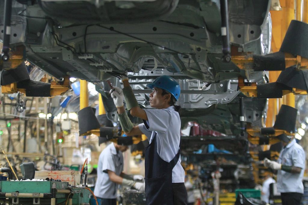 Sản xuất ô tô Thái Lan sụt giảm, xe nguyên chiếc về Việt Nam có thể bị ảnh hưởng