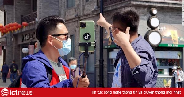 Ôm mộng kiếm tiền, nhiều ngôi sao Instagram 