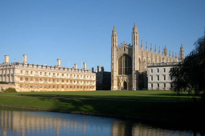 Đại học Cambridge tiếp tục dạy trực tuyến tới mùa hè 2021