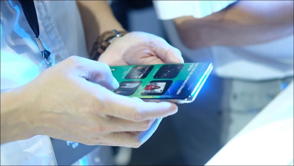 4 smartphone lỗi thời nhưng