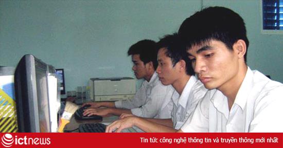 Học CNTT được dạy cả cách đóng bỉm, băng gạc