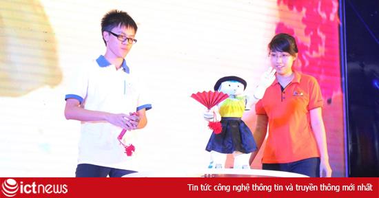 Đại học FPT vô địch thi viết ứng dụng điều khiển robot