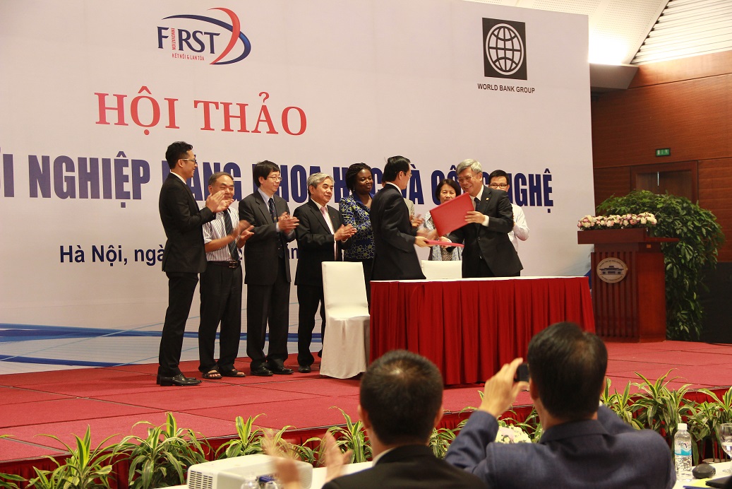 Lễ ký kết biên bản ghi nhớ về việc đồng hỗ trợ các doanh nghiệp khởi nghiệp ở Việt Nam