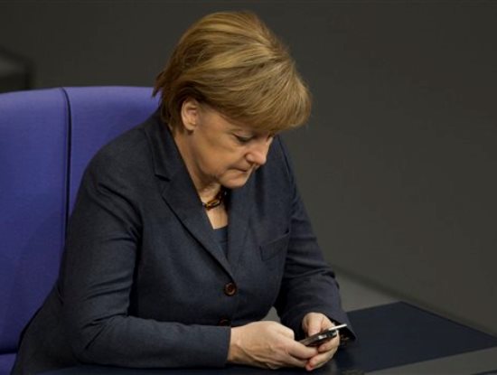 Angela Merkel, do thám điện tử, theo dõi, dữ liệu