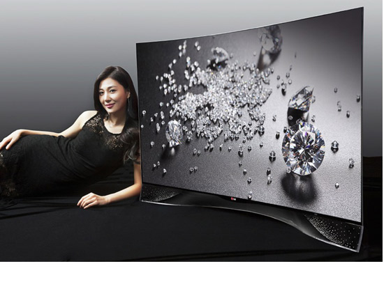 LG hợp tác với thương hiệu pha lê trang sức tạo tuyệt tác TV OLED cong