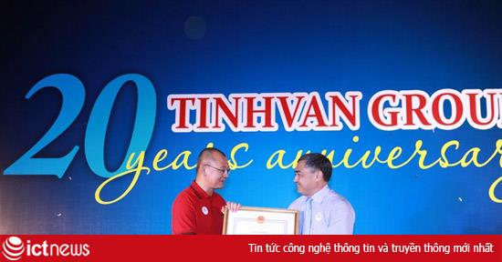 Tinh Vân nhận Bằng khen của Bộ TT&TT vì đóng góp cho ngành CNTT-TT