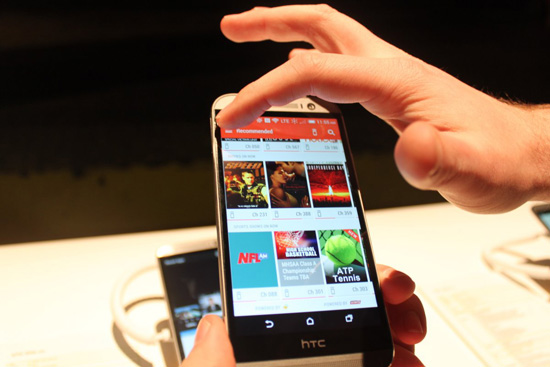 HTC One 2014 có nhiều tính năng nổi bật mà iPhone 5S không có