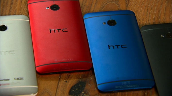 HTC One M8 sẽ có thêm phiên bản màu xanh, hồng và đỏ