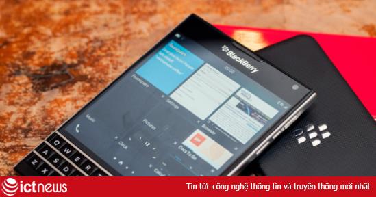 BlackBerry Passport hình vuông giá 12,6 triệu đồng