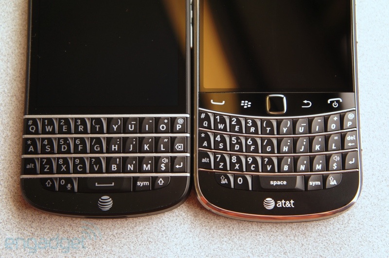 BlackBerry Q10 giảm giá sốc: Chọn Q10 hay Bold 9900?