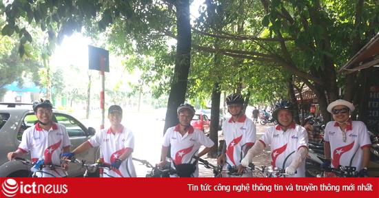 Đạp xe từ Hà Nội đến Phú Thọ để cổ vũ phần mềm nguồn mở