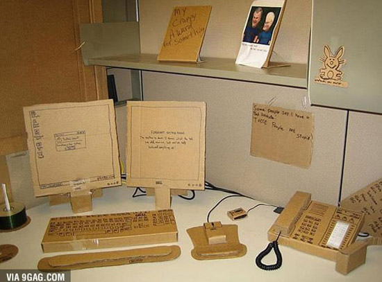 Nâng cấp góc làm việc của nạn nhân lên cấp độ toàn bìa giấy gấp vẽ, đặc biệt áp dụng với các thiết bị công nghệ.