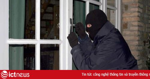Bị trộm viếng thăm vì lên Facebook khoe đi du lịch