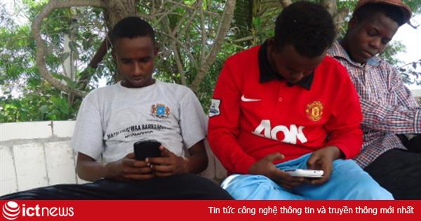 Dân Somali sắm smartphone để dùng Internet giá rẻ