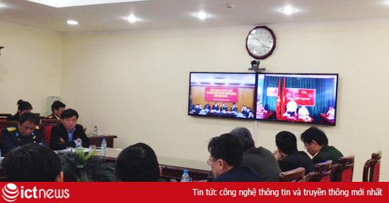 Bộ trưởng Nguyễn Bắc Son chúc Tết bộ đội Trường Sa qua cầu truyền hình