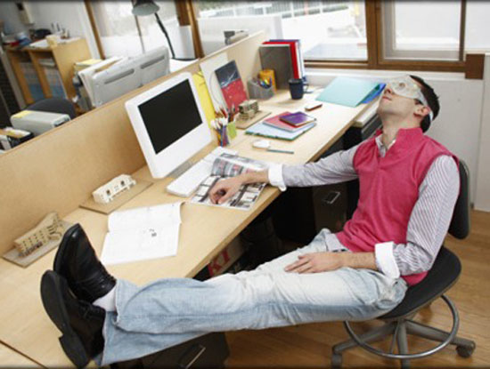 cấm ngủ trưa tại văn phòng