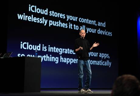 Steve Jobs giới thiệu về iCloud vào năm 2011.