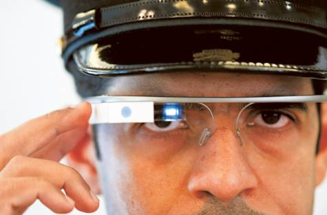 Cảnh sát giao thông Dubai dùng Google Glass làm nhiệm vụ