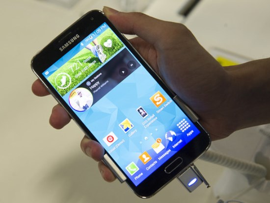 samsung galaxy s5 giá bao nhiêu, smartphone samsung, galaxy s4