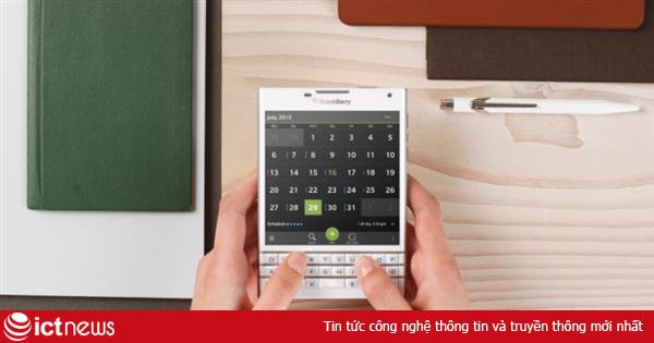 BlackBerry Passport dáng lạ chính thức trình làng