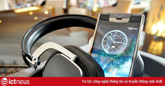 Bộ phụ kiện trị giá vài chục triệu đồng Vertu Signature Touch