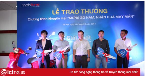 MobiFone trao thưởng cho khách hàng trúng xe máy Vespa Primavera