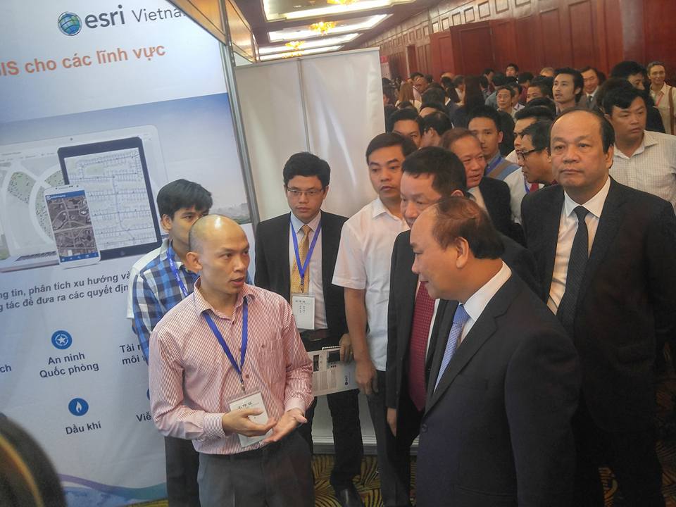 Thủ tướng Nguyễn Xuân Phúc: Chính phủ quyết tâm nắm bắt thời cơ của cách mạng số - ảnh 2