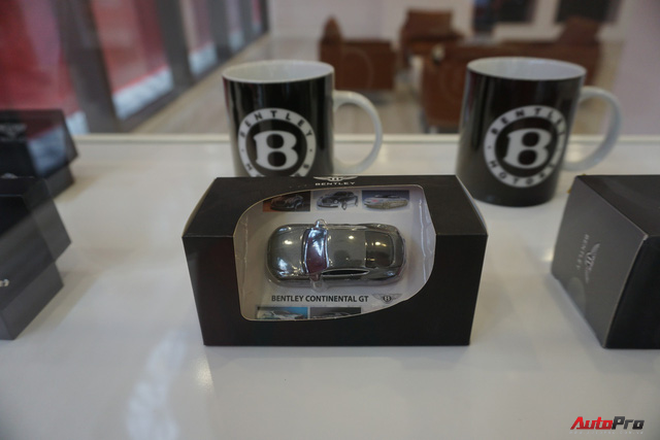 Dàn Lamborghini và Bentley chính hãng đổ bộ tòa tháp Landmark 81 cao nhất Việt Nam - ảnh 15