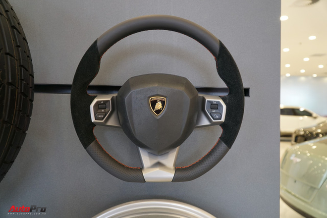 Dàn Lamborghini và Bentley chính hãng đổ bộ tòa tháp Landmark 81 cao nhất Việt Nam - ảnh 12