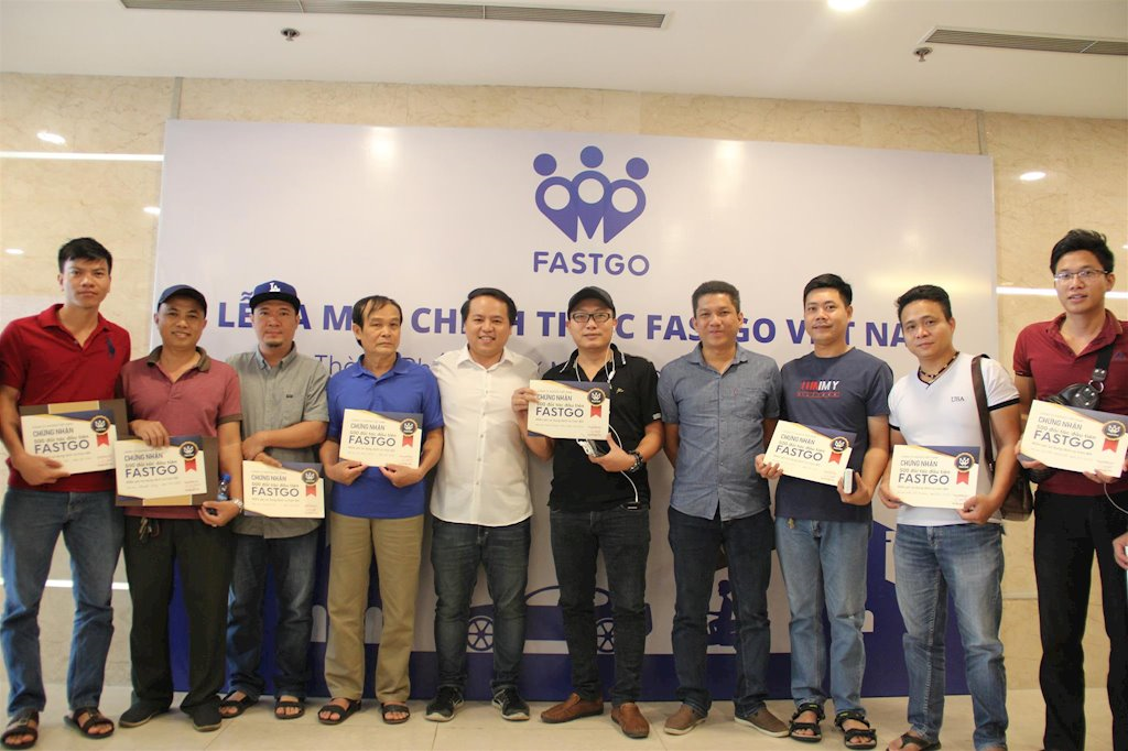 Một vạn tài xế Grab bỏ sang FastGo, 10.000 chuyến xe giá 0 đồng đã thực hiện - ảnh 1