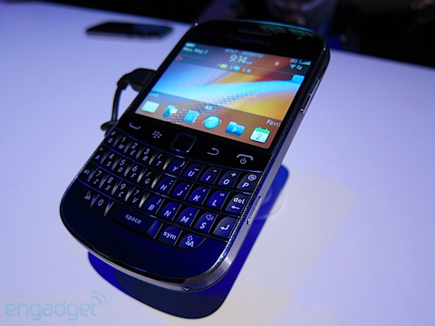 Cận cảnh: BlackBerry Bold 9900