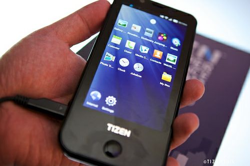 tizen-phone.jpg