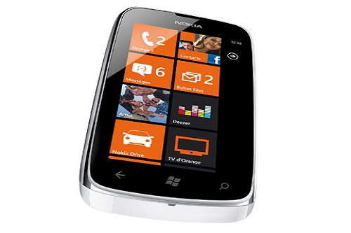 Nokia Lumia 610 NFC: Windows Phone đầu tiên có NFC