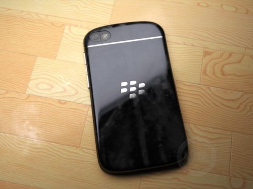 and-of-course-the-usual-camera-and-blackberry-logo-on-the-back.jpg