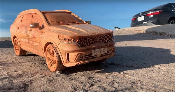 Mô hình Kia Sorento bằng gỗ độc đáo của thợ Việt