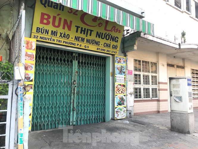 Hàng quán vẫn nghỉ tết, dân công sở chật vật tìm quán ăn - ảnh 3