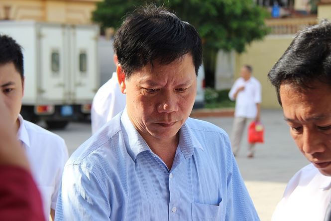 Nghe VietNamNet: Khai trừ Đảng cựu Giám đốc bệnh viện Đa khoa Hòa Bình