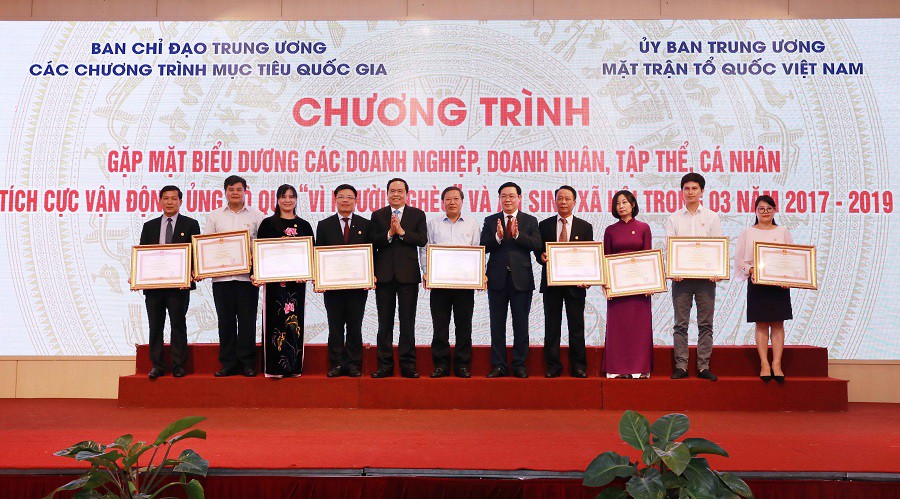 Nghe VietNamNet: Phó Thủ tướng:“Không ai được phép gian lận 1 cắc, 1 hào tiền ủng hộ người nghèo”