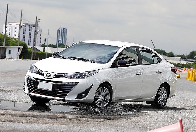 Chủ xe Toyota Vios tại Việt Nam phàn nàn gặp vấn đề thước lái