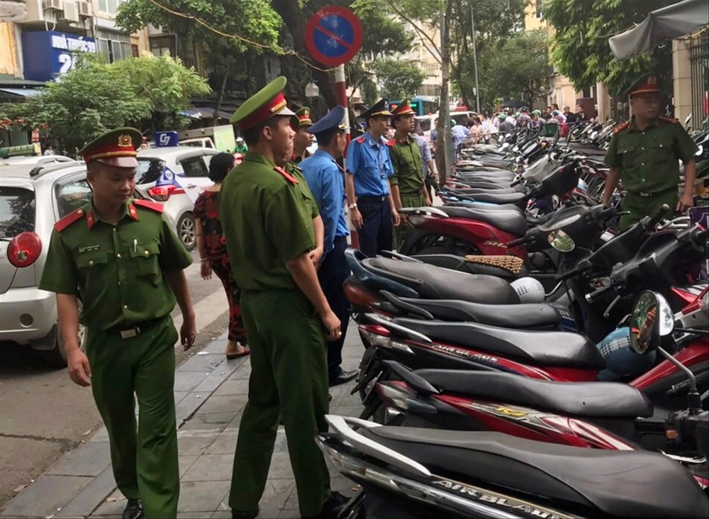 Cảnh giác với nạn 'chặt chém' gửi xe quanh bệnh viện
