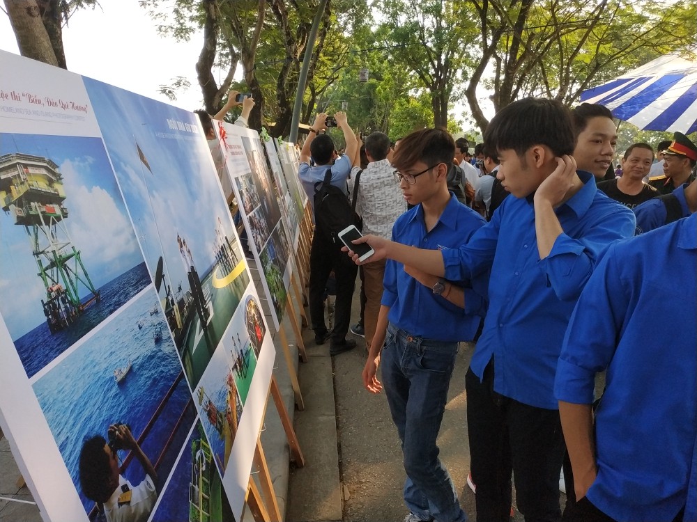 Nghe VietNamNet: Làm rõ trách nhiệm dự án đường sắt Cát Linh - Hà Đông