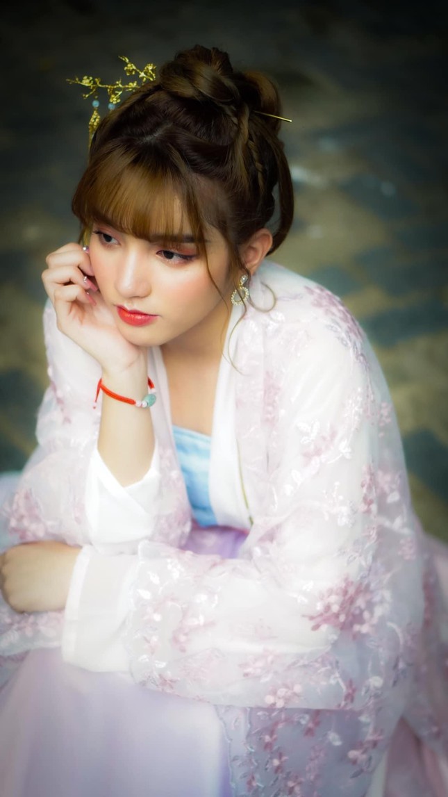 Nữ sinh khoa Điều dưỡng đam mê với nghệ thuật, sở hữu nhiều bản cover triệu view ảnh 2