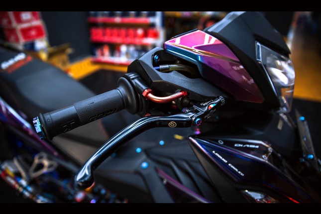 Honda Winner gắn loạt đồ chơi hàng hiệu của biker Đà Nẵng ảnh 7