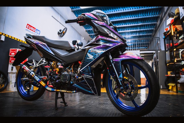 Honda Winner gắn loạt đồ chơi hàng hiệu của biker Đà Nẵng ảnh 9