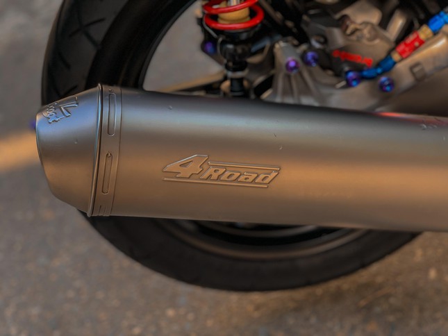 Honda Sh độ cặp phuộc sau độc đáo tại Đà Nẵng ảnh 8