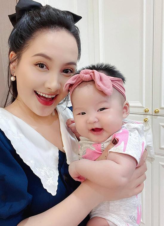 Lý do khiến chồng Bảo Thanh bỏ công việc ổn định làm quản lý cho vợ ảnh 4