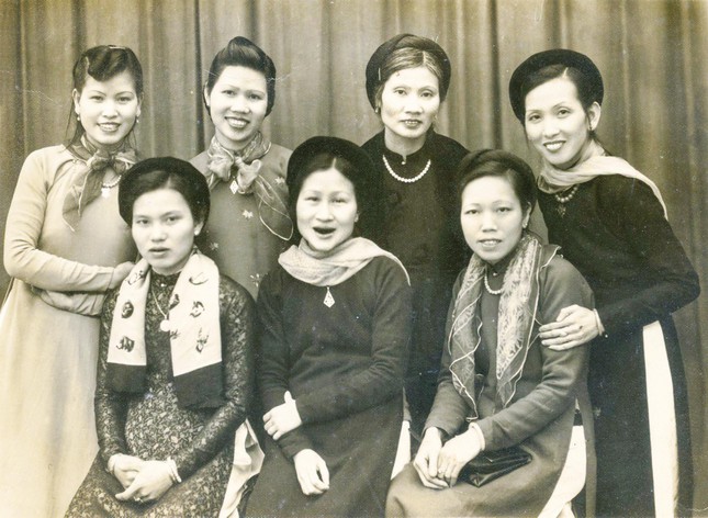 Phố Hà Nội và những 'nữ doanh nhân' xưa ảnh 1