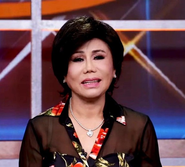 Danh ca Thanh Tuyền gây bất ngờ khi cắt tóc tém, hé lộ mối duyên với ông xã ảnh 1