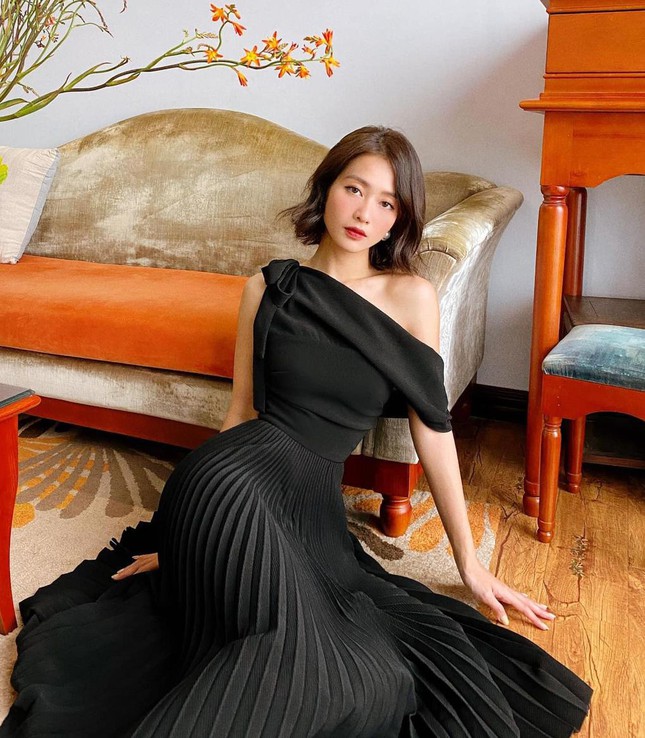 Bí mật trang phục và mái tóc của Khả Ngân trong '11 tháng 5 ngày' ảnh 5