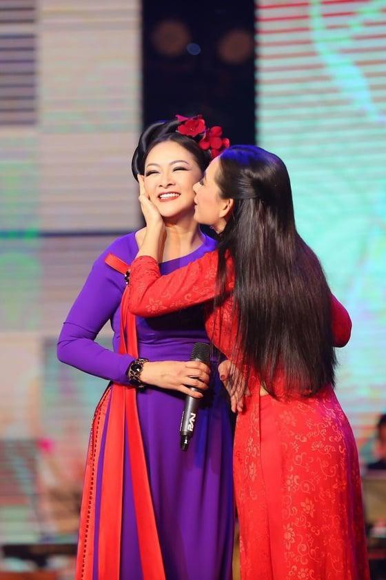 Như Quỳnh: Nếu có kiếp sau vẫn muốn đứng chung sân khấu với Phi Nhung ảnh 2